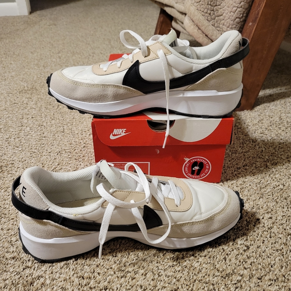 Nike Waffle Debut